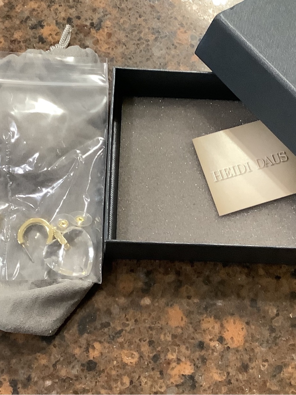 Heidi Daus Stunning Gold Crystal Heart Drop Earrings - Clear. Super sparkly NWT - Picture 4 of 6